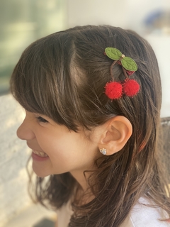 Hair Clip Duplo Cerejinhas na internet