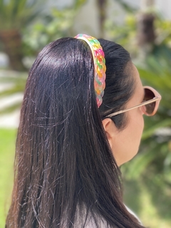 Tiara elos tie dye na internet