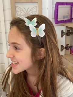 Tiara Lovely Butterfly na internet