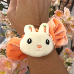 Scrunchie Coelho Pelúcia - comprar online