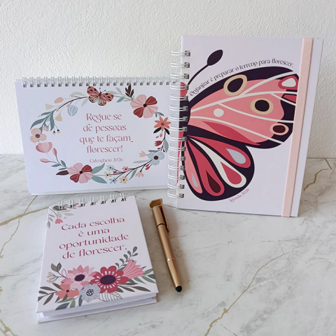 Kit Gérbera Florescer – Agenda, Calendário de Mesa, Bloco Checklist e Caneta