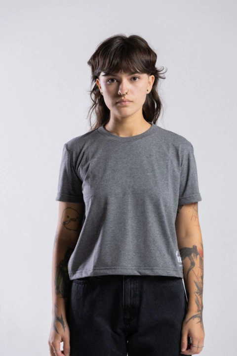 CAMISETA HOCKS MALHA CROPPED FEM LATERAL