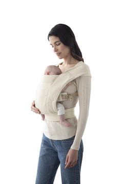Imagen de Mochila porta bebe Embrace by Ergobaby