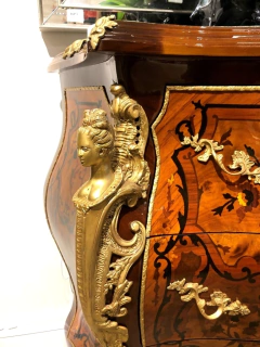 Cômoda Escultura Bronze Movel Refinado Alto Padrão Luxuoso - comprar online