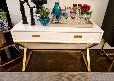 Aparador Mesa Bar Moderno Branco Pés Metal Dourado Em X Luxo