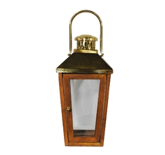 Lanterna Decorativo Madeira E Metal Dourado na internet