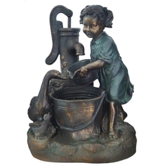 Escultura Menina Brincando Com Ave Fonte D'agua - comprar online