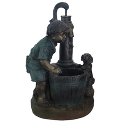 Fonte D'agua Escultura Menino C Cachorro Cinza - comprar online