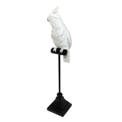 Escultura Cacatua Resina Dourado no Puleiro Luxo