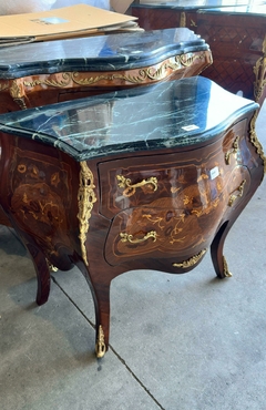 Bombê 90cm Madeira Abaulado Marchetaria Alto Padrão Classico - LUXdécor