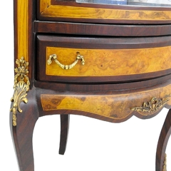 Cristaleira Vitrine De Canto Madeira Radica Luiz Xv - comprar online