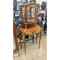 Gabinete Vitrine Moldura Latão Maciço sob Madeira de Lei Pés Luiz XV na internet