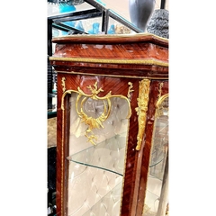 Imagem do Vitrine Estreita Classica Pés Luiz XV Luxo Alto Padrão