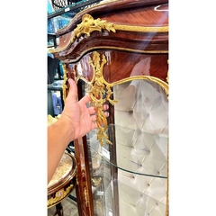 Vitrine Estreita Classica Pés Luiz XV Luxo Alto Padrão na internet