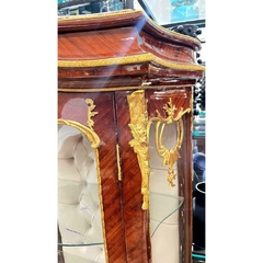 Vitrine Estreita Classica Pés Luiz XV Luxo Alto Padrão - comprar online