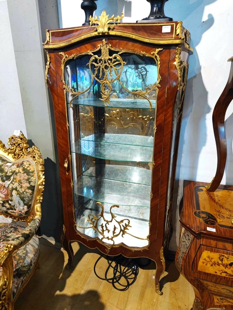 Vitrine Madeira e Bronze Rococó Pernas Cabriolé Europeu Luxo
