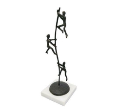 Escultura Enfeite Crianças Brincando com Base