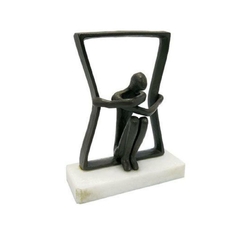 Escultura Enfeite Contemporaneo Pessoa Segurando Quadrado