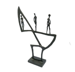 Escultura Decorativa Pessoas na Trilha Lindos Detalhes