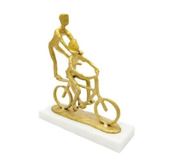 Escultura Dourado Crianças Brincando Bicicleta