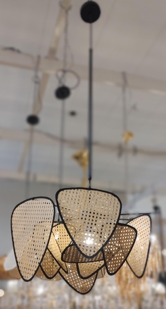 Lustre Pendente Telas Rattan Metal Preto Acabamento Luxo