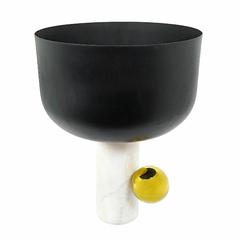 Escultura Decorativo Vaso Preto Esfera Dourada Design Abstrato