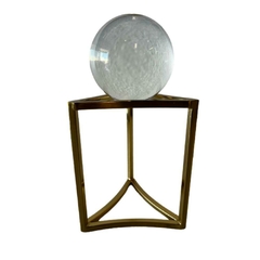 Trio Esculturas Decorativas Esfera Incolor Base Armação Triangular na internet