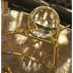 Par de Esculturas Bola de Cristal Suporte Metal Dourado Abstrato - comprar online