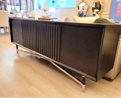 Buffet Moderno Preto Fosco Base Metal Prata Luxuoso