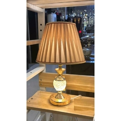 Abajur Decorativo Metal e Cristal Cupula Chanfrada Tecido Finos Detalhes