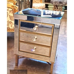 Mesa Cabeceira Espelhado Cristal Bisotê Design Reto 03 Gavetas