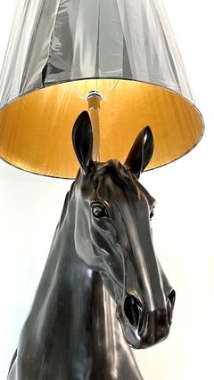 Luminaria Escultura Cavalo Em Pe Forte