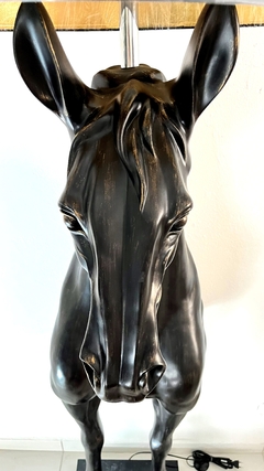 Imagem do Luminaria Escultura Cavalo Em Pe Forte