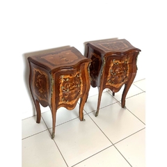Par Mesa de Cabeceira Madeira Maciça Com Marquiterrie e Apliques de Bronze 3 Gavetas - comprar online