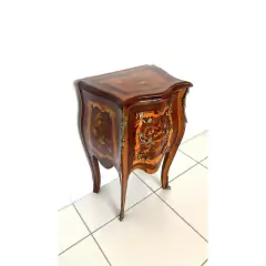 Mesa de Cabeceira Madeira Maciça Com Marquiterrie e Apliques de Bronze 3 Gavetas