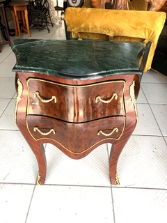 Mesa Cabeceira Bombê Radica Ornamentada em Bronze Classico - comprar online