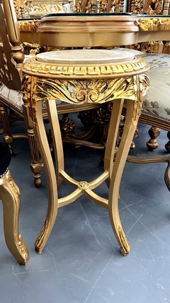 Mesa Lateral Redonda Madeira E Marmore Luiz Xv Folha Ouro - LUXdécor