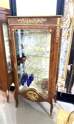 Cristaleira Vitrine Luiz Xv Meia Lua Adornos Bronze Marcheta