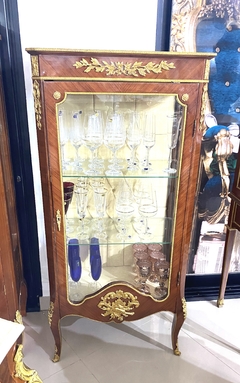Cristaleira Vitrine Luiz Xv Meia Lua Adornos Bronze Marcheta - comprar online