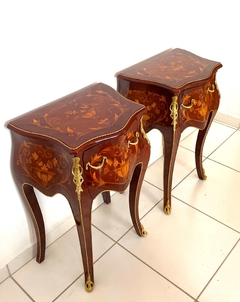 Par De Mesa Cabeceira Classica Pequena Marquiterrie Florais - comprar online