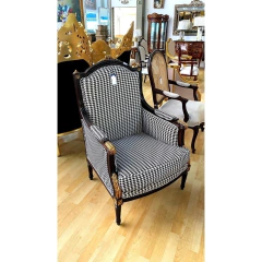 Poltrona Classico Victoriana Tecido Preto Branco Madeira Imb