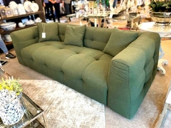 Sofa Contemporaneo Verde Musgo Botonê Alto Padrão Luxo - comprar online