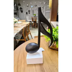 Escultura Decorativa Nota Musical Resina Preta Base Branco Fino Acabamento