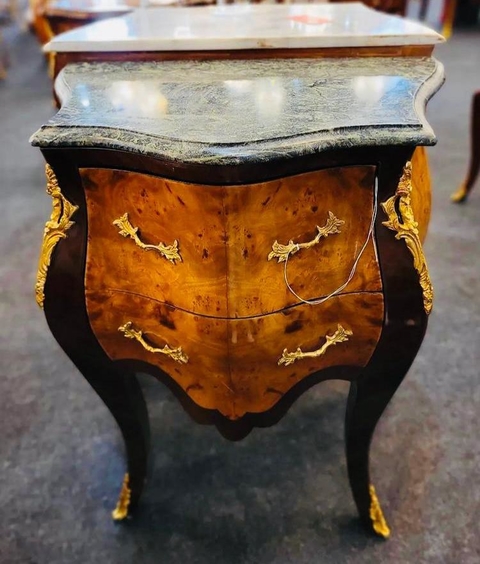 Mesa Cabeceira Bombê Radica Bronze Marmore Verde Veios