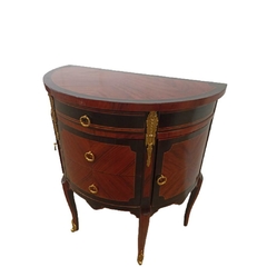 Mesa Cabeceira Meia Lua Luiz XV Puxador Argolas Radica - comprar online