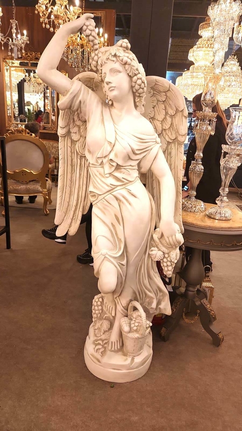 Escultura Anjo Poliresina Esculpida Fino Acabamento Luxuosa