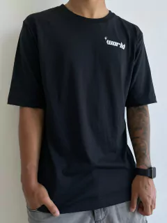 Remera TSK negra World - comprar online