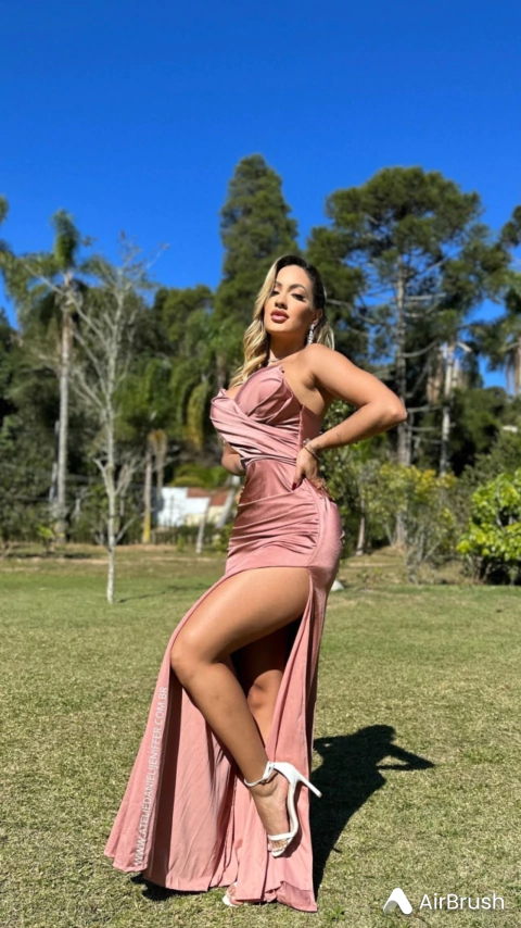 Vestido Longo Tomara que Caia Maitê Rose Com Fenda Enorme Lateral