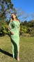 Vestido Longo Verde Oliva Bianca Manga Nula Com Abertura Lateral E Fenda - comprar online
