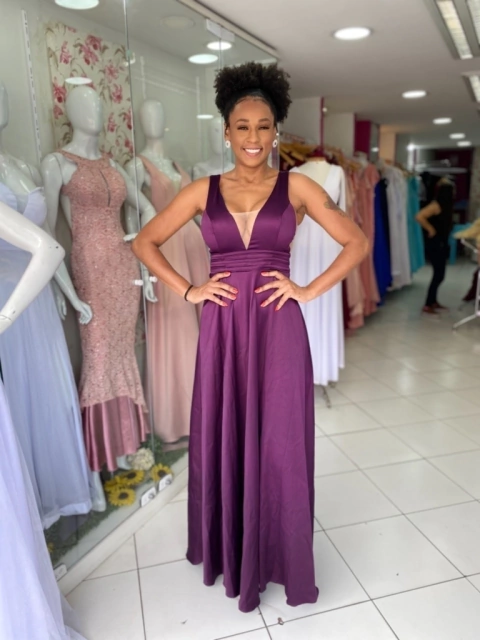 Vestido longo roxo com fenda luana